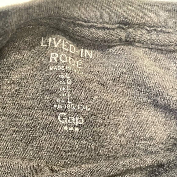 Upgrade your casual style with our 100% cotton gray tee from the Outlaws… - Picture 3 of 3